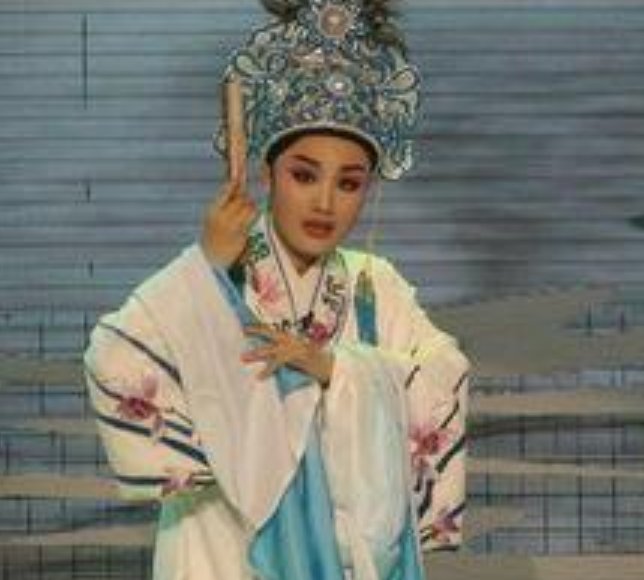 俞芳